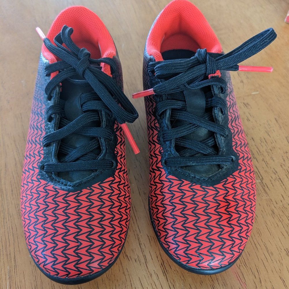 Under Armour 10K soccer cleats